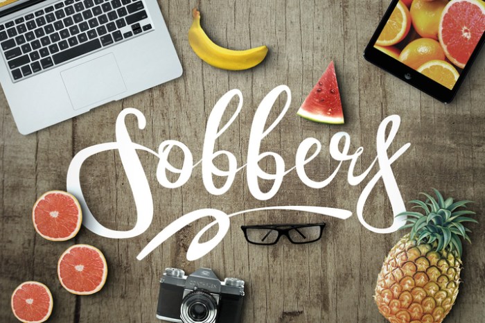 Creativemarket_Sobbers_Typeface_282393_cap01